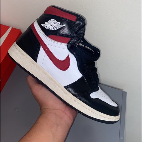 Jordan 1 Retro High Black Gym Red - Picture 2 of 8